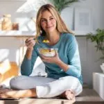 5f713a4a Mulher Comendo 2