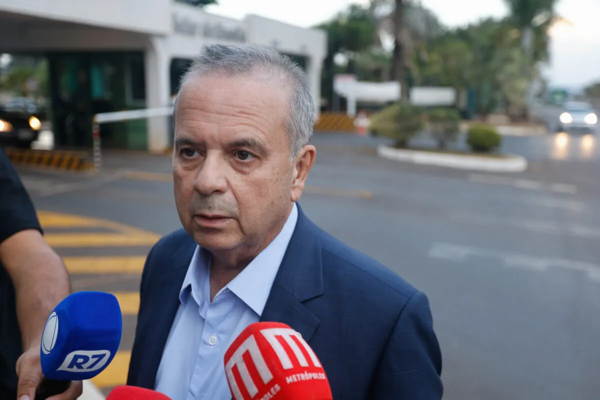 Senador Rogerio Marinho Deixa O Condominio Solar De Brasilia Apos Visita Ao Ex Presidente Jair Bolsonaro Em Sua Residencia Onde Ele Cumpre Prisao Domiciliar Em Brasilia Metropoles 5